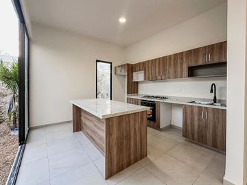 Casa en Pre Venta de 1 Planta con Alberca en Privada Residencial, Conkal