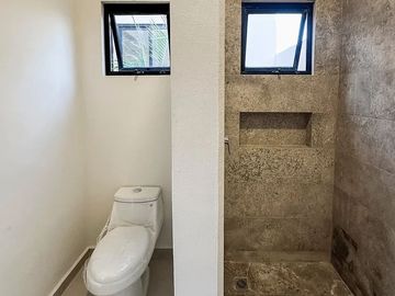 Casa en Pre Venta de 1 Planta con Alberca en Privada Residencial, Conkal