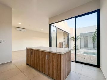 Casa en Pre Venta de 1 Planta con Alberca en Privada Residencial, Conkal