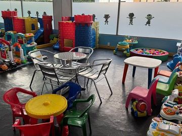 Departamento Amueblado frente a Arcos Bosques