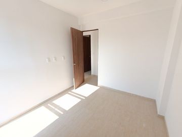 Departamento exterior, bien iluminado cerca de Galerías Atizapán