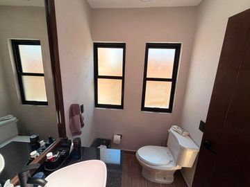 CASA DE 1 PLANTA EN VILLAS DEL MESON, JURIQUILLA, QUERETARO