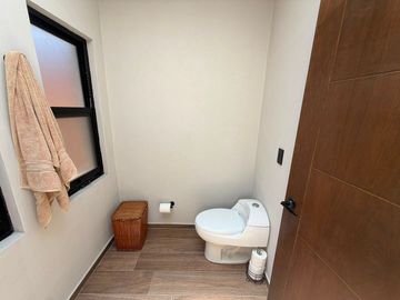 CASA DE 1 PLANTA EN VILLAS DEL MESON, JURIQUILLA, QUERETARO