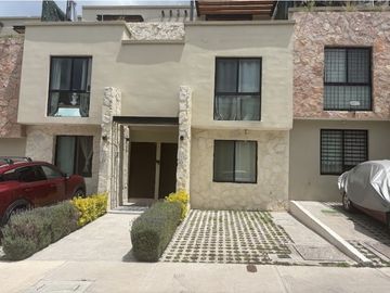 RENTA CASA MISION MONTEJO CIUDAD DEL SOL