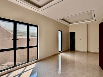 DIJUAL RUMAH INTERNATIONAL VILLAGE CITRALAND 4KT 2LT BARU GRESS DEKAT GWALK