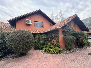 Casa en venta  en HUECHURABA