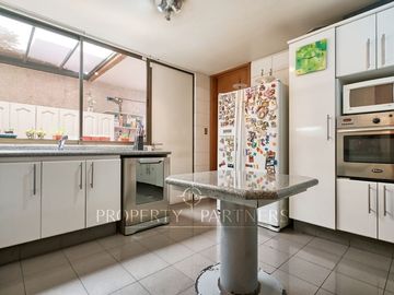 Linda casa en condominio, San Carlos de Apoquindo