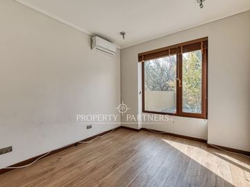 Casa provenzal con quincho y piscina en Casas de Hacienda, Piedra Roja