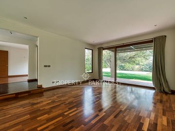 Casa provenzal con quincho y piscina en Casas de Hacienda, Piedra Roja