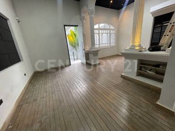 ALQUILER HERMOSA CASA COLONIAL EN GRANADA