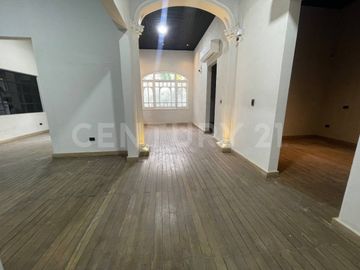 ALQUILER HERMOSA CASA COLONIAL EN GRANADA
