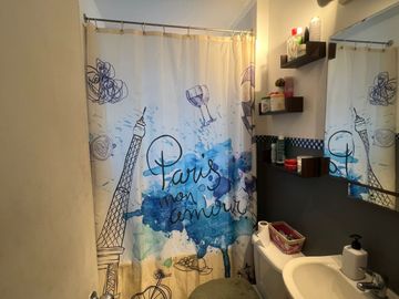 Hermosa casa en barrio Residencial y tranquilo 3D 1B 2E