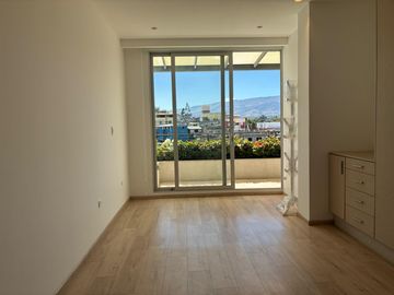 MGA / VENTA SUITE, CUMBAYÁ