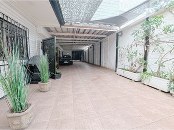 Bodega con Oficina en Recoleta