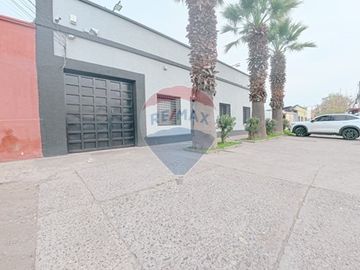 Bodega con Oficina en Recoleta