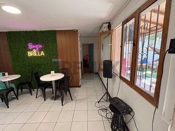 CASA COMERCIAL CON GRAN TERRENO