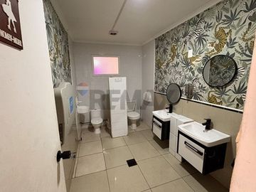 CASA COMERCIAL CON GRAN TERRENO