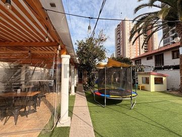 CASA COMERCIAL CON GRAN TERRENO