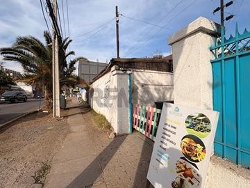 CASA COMERCIAL CON GRAN TERRENO