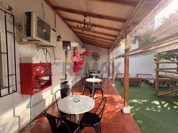 CASA COMERCIAL CON GRAN TERRENO