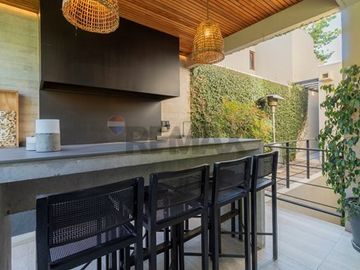 Exclusiva Casa en Condominio, Estoril