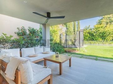 Exclusiva Casa en Condominio, Estoril