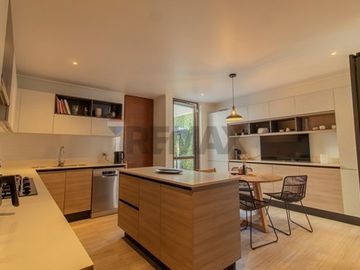 Exclusiva Casa en Condominio, Estoril