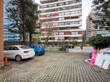 Edificio Corporativo/Comercial Metro Manquehue