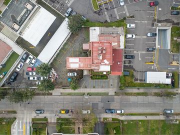 Edificio Corporativo/Comercial Metro Manquehue