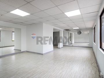 Edificio Corporativo/Comercial Metro Manquehue