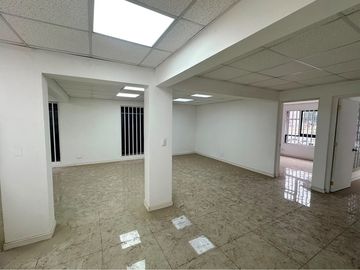 Excelente Local Vitrina 290 mts2 Las Condes