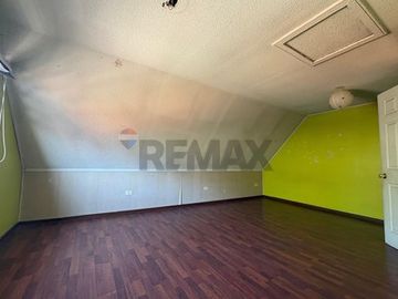 CASA EN VENTA PARA REMODELAR