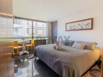 Venta 2D 2B Remodelado en Barrio Las Lilas