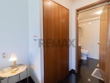 Venta 2D 2B Remodelado en Barrio Las Lilas