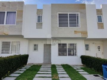 Casa en renta en Cordillera Residencial, internet y mantenimiento incluidos