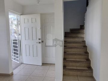 Casa en renta en Cordillera Residencial, internet y mantenimiento incluidos