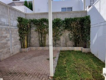 Casa en renta en Cordillera Residencial, internet y mantenimiento incluidos