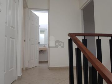 Casa en renta en Cordillera Residencial, internet y mantenimiento incluidos