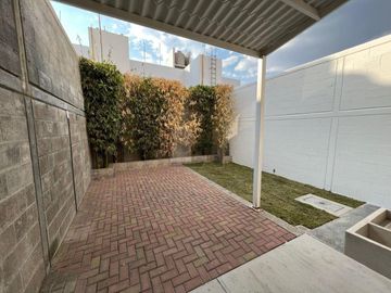 Casa en renta en Cordillera Residencial, internet y mantenimiento incluidos