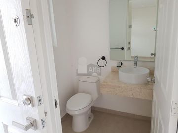 Casa en renta en Cordillera Residencial, internet y mantenimiento incluidos