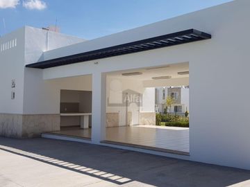 Casa en renta en Cordillera Residencial, internet y mantenimiento incluidos