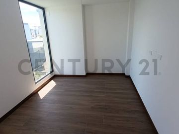 CASA 3 DORMITORIOS POR ESTRENAR EN TUMBACO 286 M²