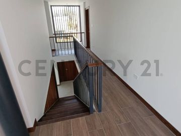 CASA 3 DORMITORIOS POR ESTRENAR EN TUMBACO 286 M²