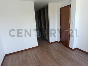 CASA 3 DORMITORIOS POR ESTRENAR EN TUMBACO 286 M²