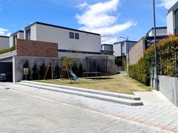 CASA 3 DORMITORIOS POR ESTRENAR EN TUMBACO 286 M²