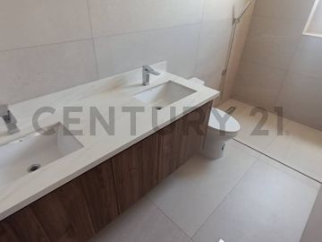 CASA 3 DORMITORIOS POR ESTRENAR EN TUMBACO 286 M²