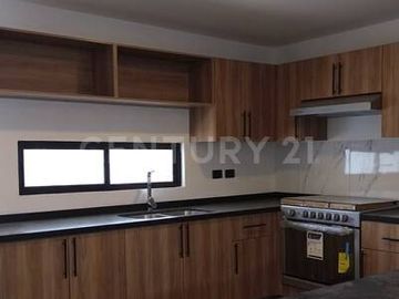 Se Vende Casa En Fraccionamiento Tirzotla