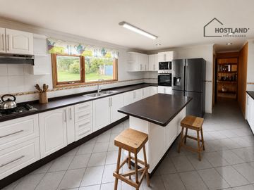 Gran Casa en Parque Ivian con 5.000 m² de Terreno – Puerto Varas