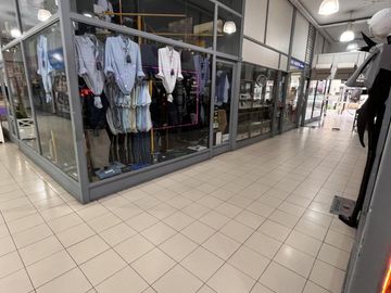 Local en alquiler , Galeria Adrogue