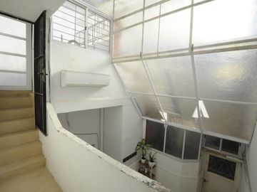 PH  3 ambientes con patio y terraza propia en Colegiales